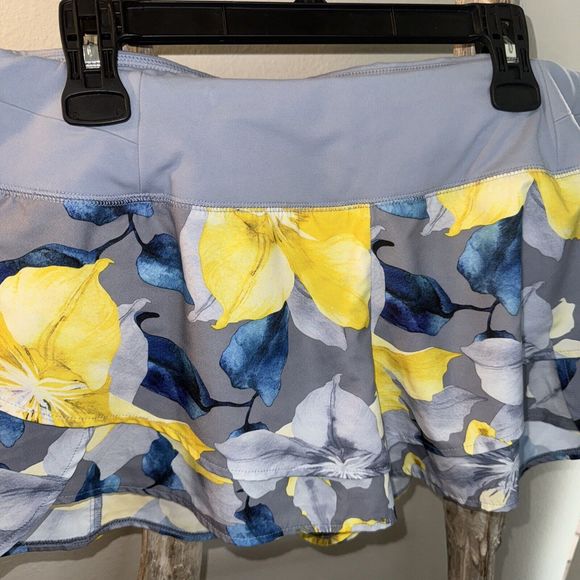 CALIA‎ Womens Printed Petal Hem Stretch Performance Shorts L Gray Blue Yellow - Picture 3 of 6